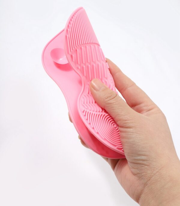 قاعدة سيليكون لتنظيف فرش المكياج – متعددة القوامات لفعالية قصوى🫧 - الصورة 2