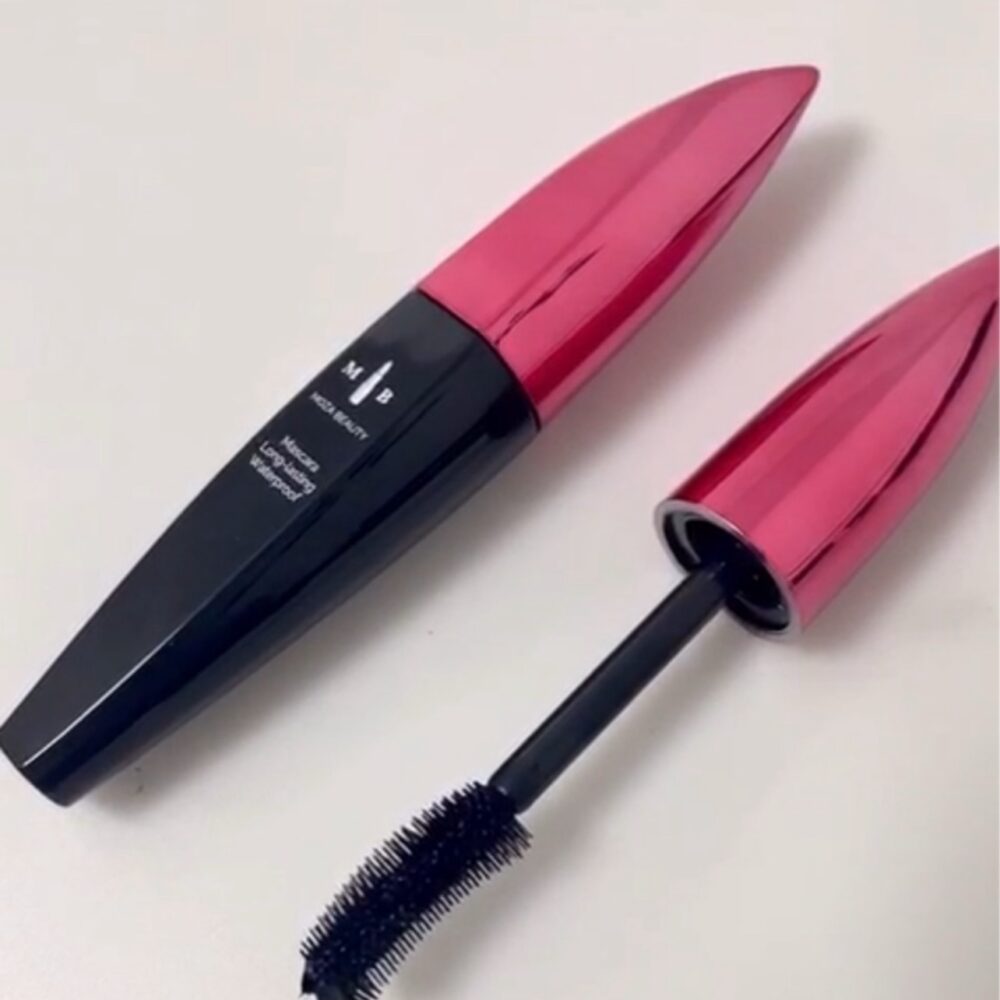 ماسكارا رموش مكثفة نباتية – كثافة وطول بلا تكتل🌱