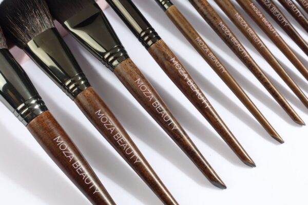 ⁦مجموعة فرش MOZA BEAUTY الاحترافية – 14 قطعة شعر طبيعي فائق النعومة | تدوم مدى الحياة⁩ - الصورة ⁦7⁩